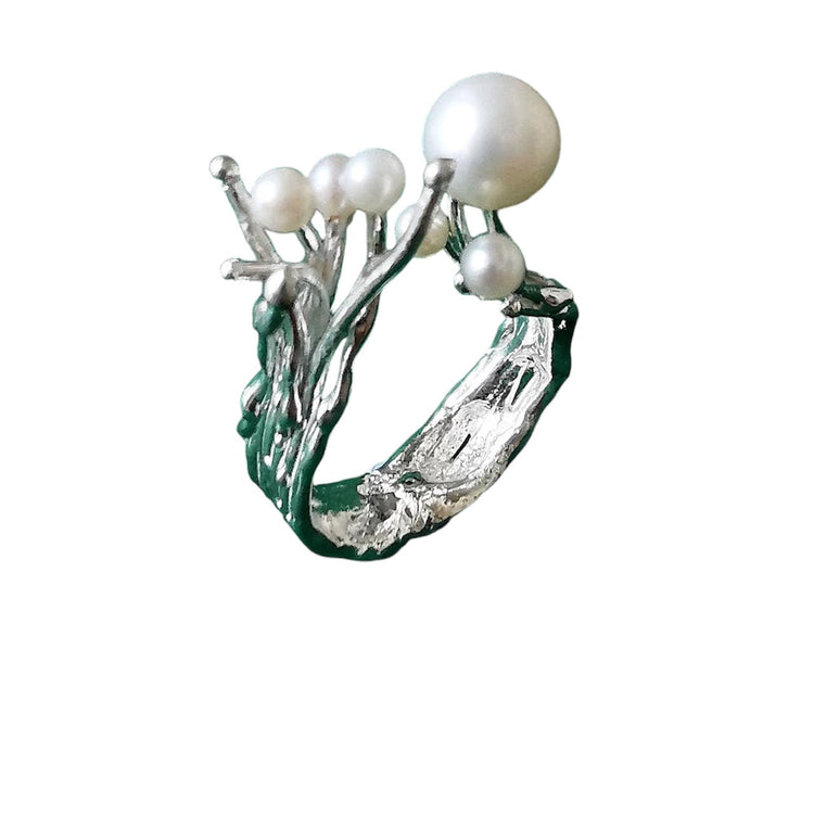 MEETING UNDER THE WATER