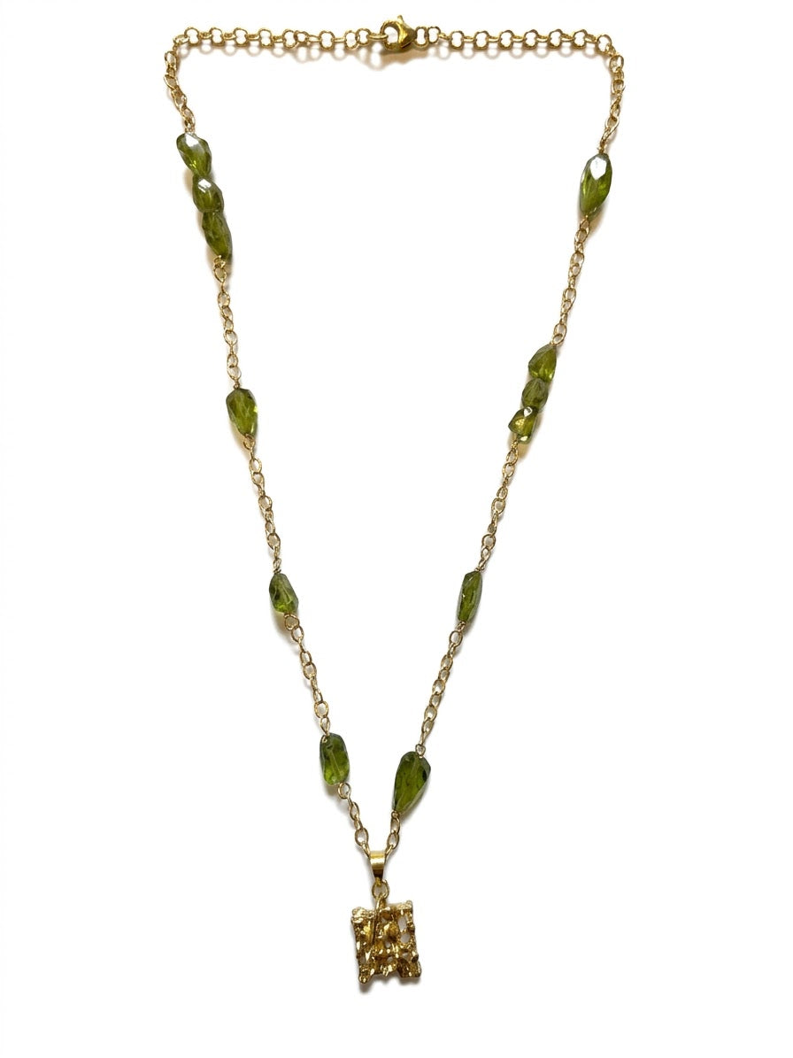 Collana con pietre Olivine