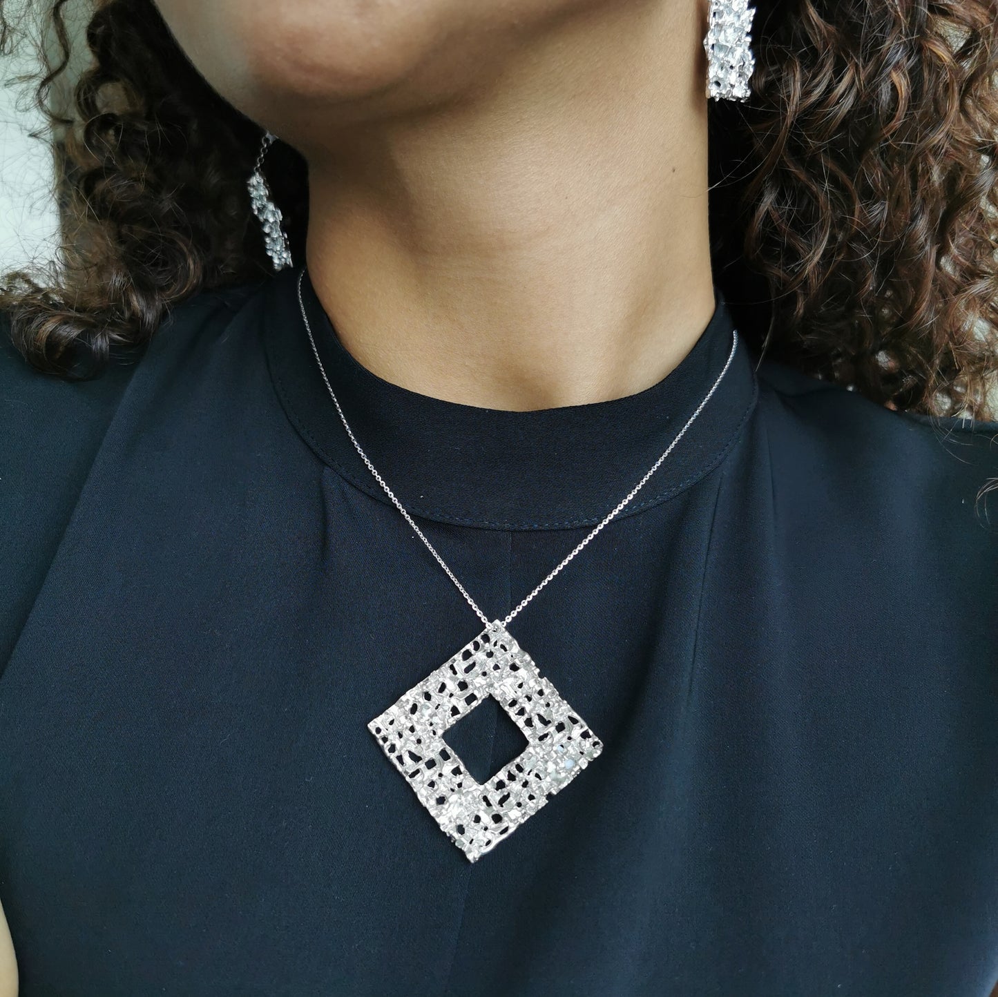 Collana con pendente dorato, "Collezione Barocco"