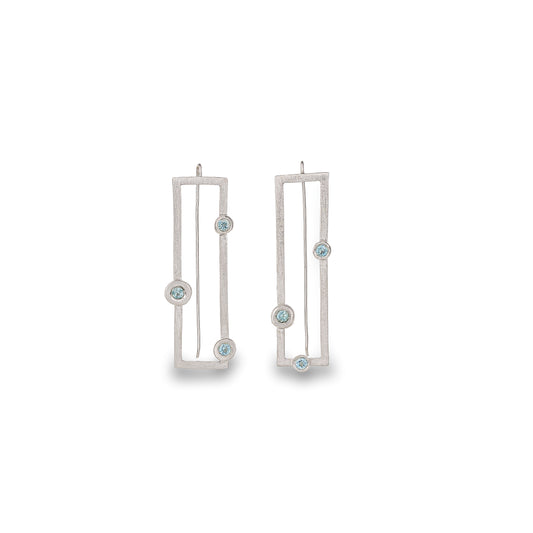 Rectangular earrings with sea water